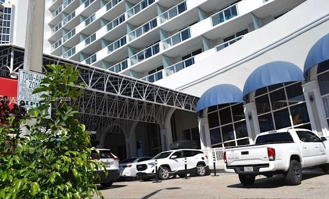 19201 Collins Ave Unit 729, Sunny Isles Beach, FL 33160 - view of apartment building / complex