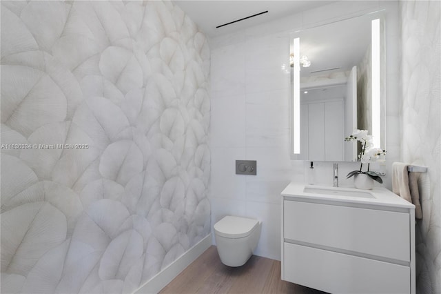 300 Biscayne Blvd Way Unit 4707, Miami, FL 33131 - bathroom with tile walls, vanity, and wood finished floors