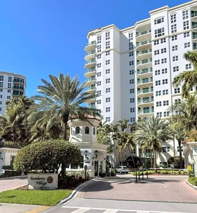 19900 E Country Club Dr Unit 1014, Aventura, FL 33180 - view of apartment building / complex