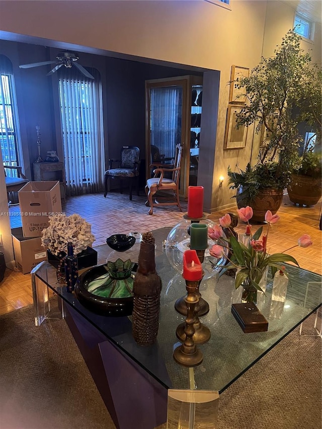 935 SW 72nd Ave, Miami, FL 33144 - living area with ceiling fan