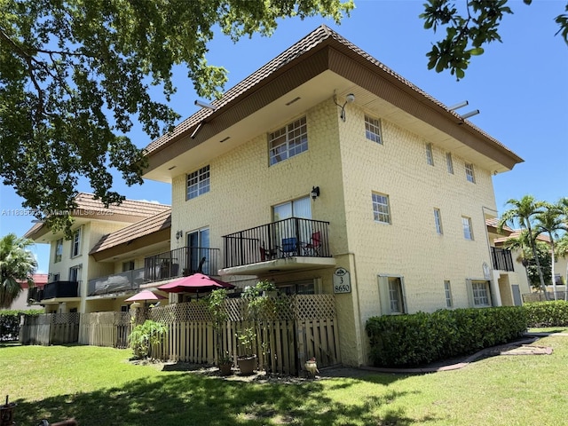 8650 SW 109th Ave Unit 3-112, Miami, FL 33173 - back of house featuring a balcony