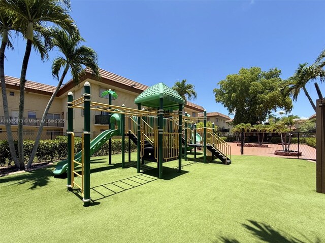 8650 SW 109th Ave Unit 3-112, Miami, FL 33173 - view of community jungle gym