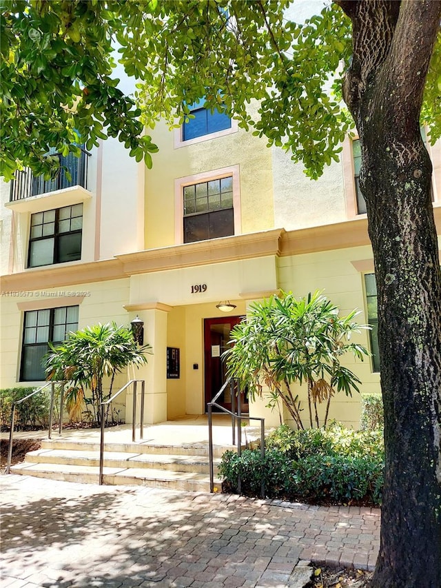 1919 Van Buren St Unit 505A, Hollywood, FL 33020 - view of front of house with stucco siding