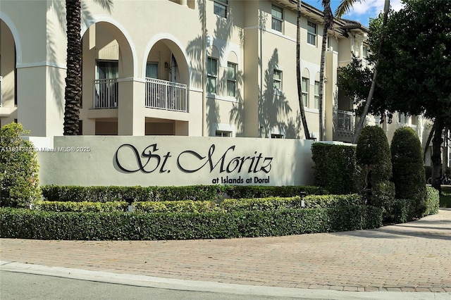 11605 NW 89th St Unit 112, Doral, FL 33178 - view of community sign