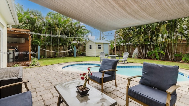 1112 N 31st Ave, Hollywood, FL 33021 - view of pool featuring a patio and a fenced backyard