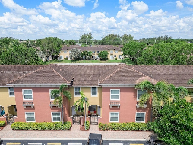 2851 W Prospect Rd Unit 1306, Tamarac, FL 33309 - view of property with a residential view