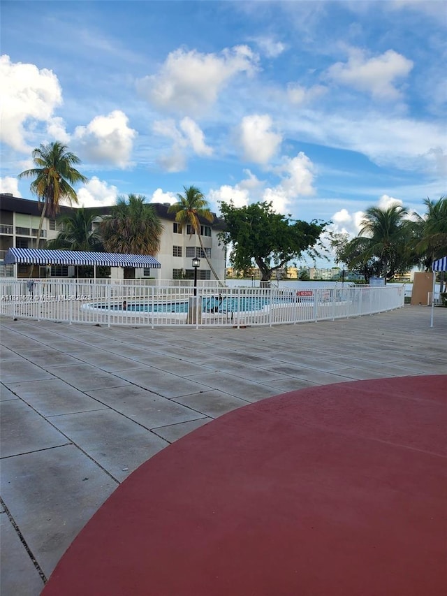 1450 NE 191st St Unit 106, Miami, FL 33179 - view of community pool