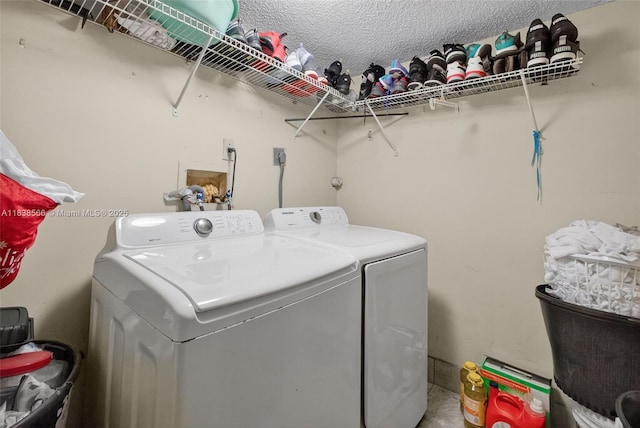 1600 Granfern Ave, West Palm Beach, FL 33415 - laundry area featuring independent washer and dryer
