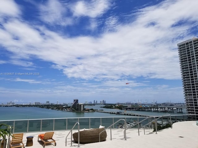 488 NE 18th St Unit 509, Miami, FL 33132 - water view featuring city skyline