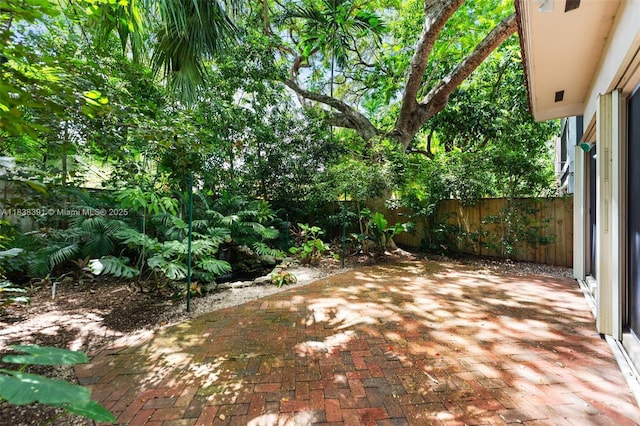 2794 SW 22nd Ave, Miami, FL 33133 - view of yard with a patio