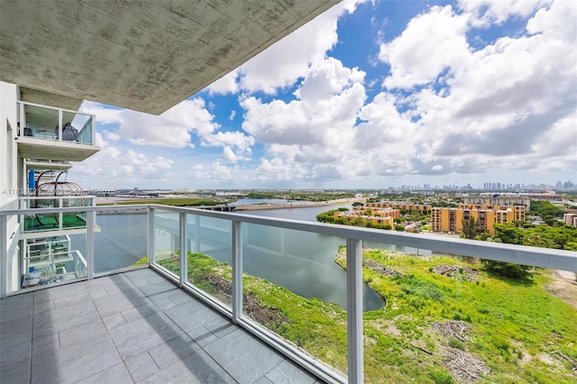 5077 NW 7th St Unit Ph15, Miami, FL 33126 - balcony with a water view and a city view