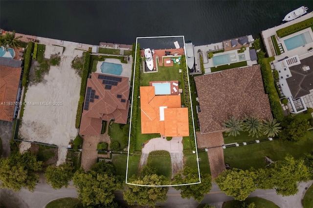 5308 Riviera Dr, Coral Gables, FL 33146 - aerial view of property and surrounding area featuring property parcel outlined and a pool area