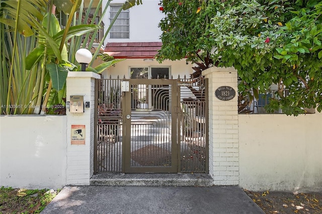 1821 Jefferson Ave Unit 202, Miami Beach, FL 33139 - gate with a fenced front yard
