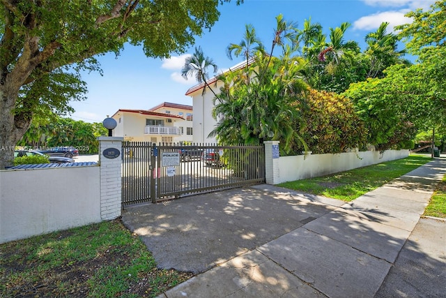 1821 Jefferson Ave Unit 202, Miami Beach, FL 33139 - gate with a fenced front yard