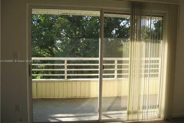 3421 NW 44th St Unit 103, Oakland Park, FL 33309 - view of doorway