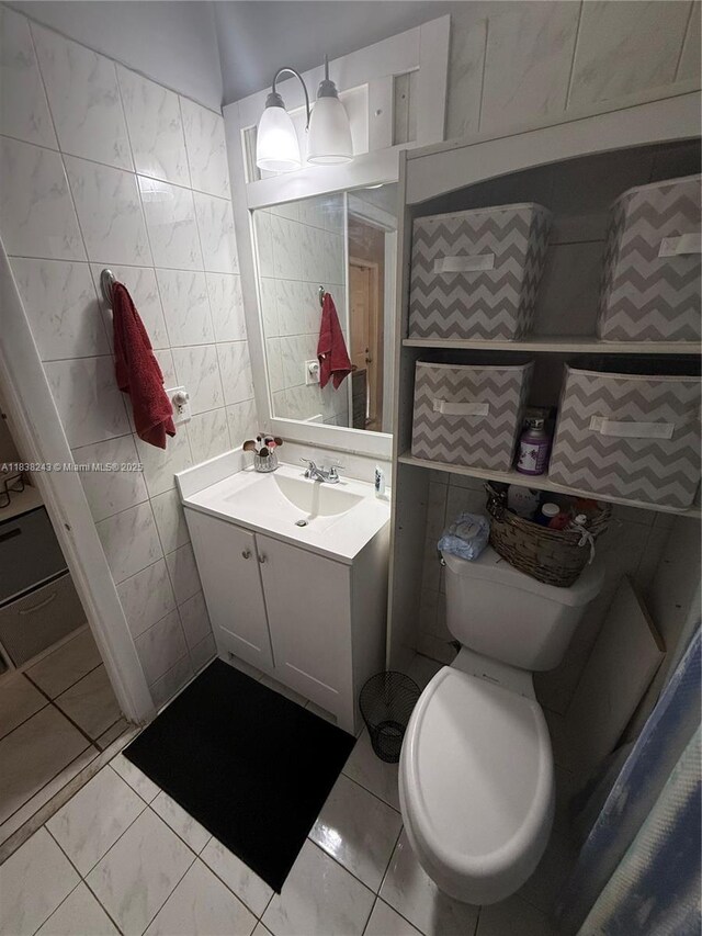10726 SW 147th Pl, Miami, FL 33196 - half bathroom featuring tile walls and vanity