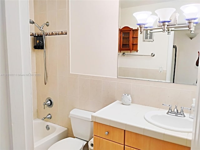 8605 SW 68th Ct Unit 22, Pinecrest, FL 33156 - full bathroom featuring vanity, bathing tub / shower combination, and tasteful backsplash