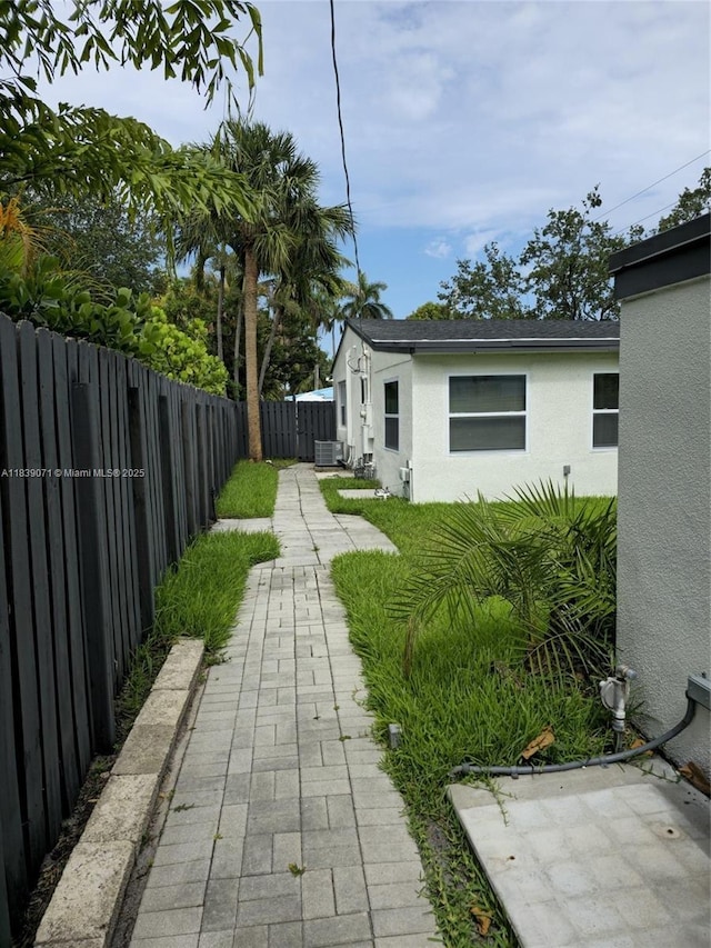 1141 SW 8th Ter, Fort Lauderdale, FL 33315 - view of yard