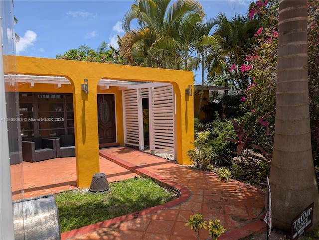 2606 Gulfstream Ln, Fort Lauderdale, FL 33312 - view of patio