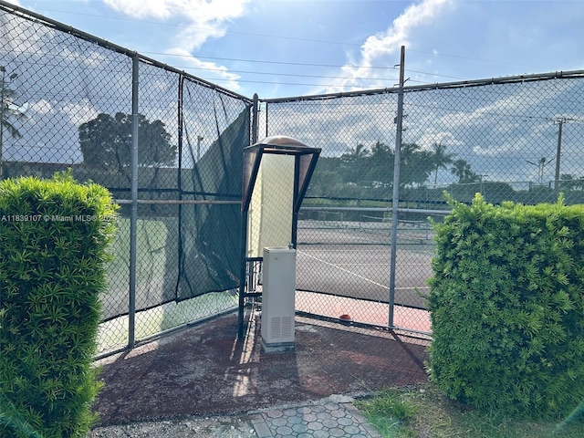 371 S Hollybrook Dr Unit 308, Pembroke Pines, FL 33025 - view of tennis court