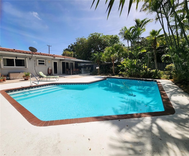2451 SW 16th St, Fort Lauderdale, FL 33312 - swimming pool with a patio area