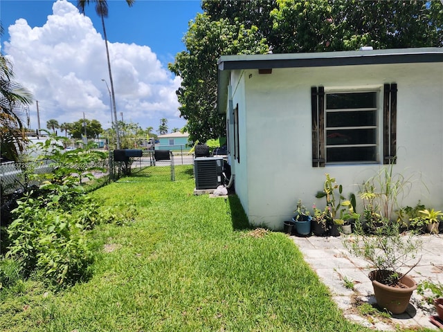 3521 E 8th Ave, Hialeah, FL 33013 - view of yard