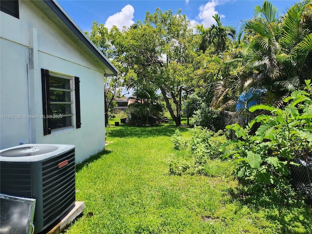 3521 E 8th Ave, Hialeah, FL 33013 - view of green lawn