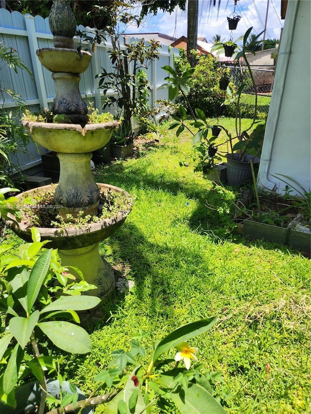 3521 E 8th Ave, Hialeah, FL 33013 - view of yard