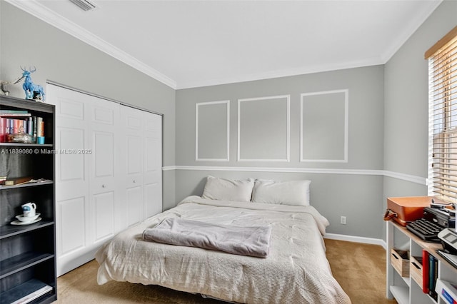 1086 Grove Park Cir, Boynton Beach, FL 33436 - carpeted bedroom featuring a closet and ornamental molding