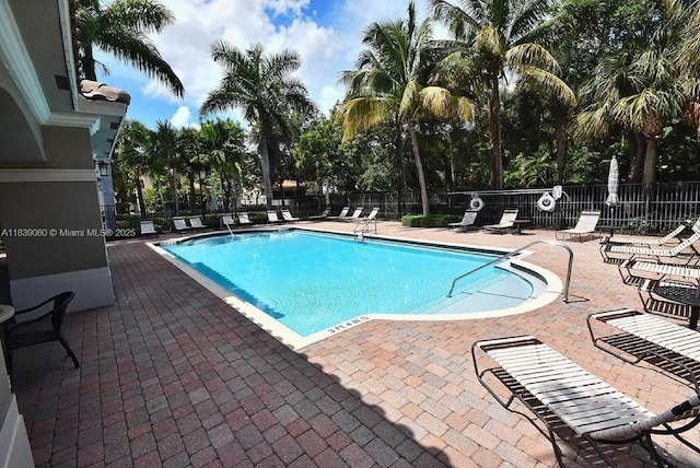 1086 Grove Park Cir, Boynton Beach, FL 33436 - community pool with a patio