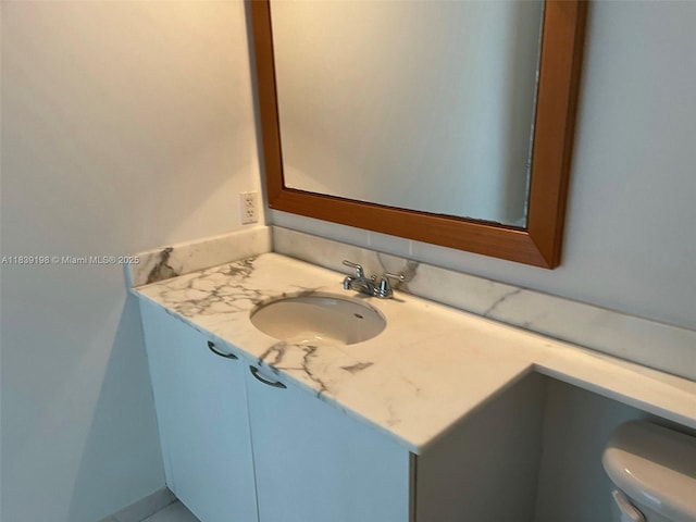 234 NE 3rd St Unit 905, Miami, FL 33132 - half bath with vanity and toilet