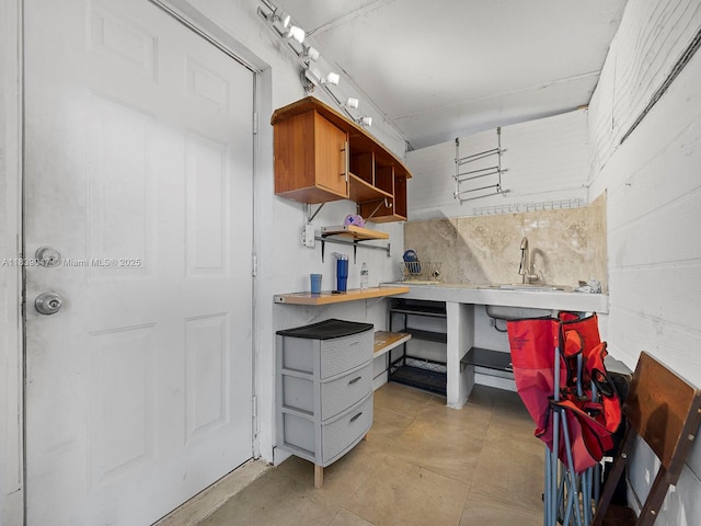 2812 SW 65th Ave, Miramar, FL 33023 - home office featuring a sink and a workshop area