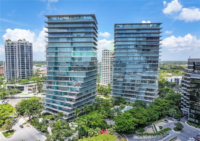 2675 S Bayshore Dr Unit 1601S, Miami, FL 33133 - view of property featuring a view of city