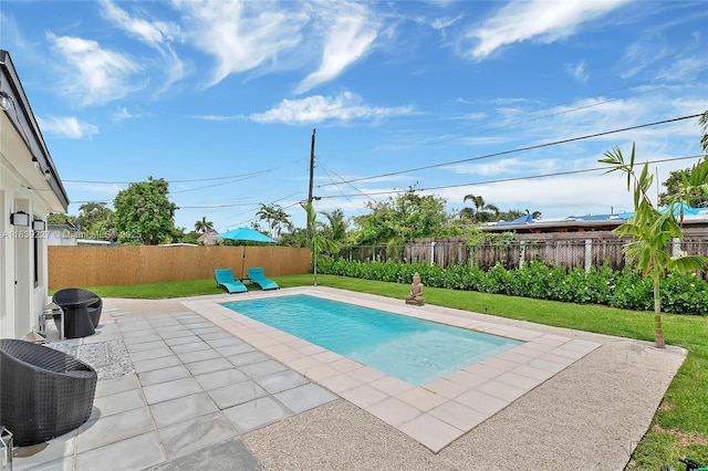 3141 SW 20th St, Fort Lauderdale, FL 33312 - view of pool featuring a patio and a fenced backyard