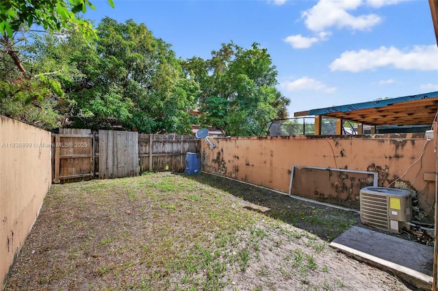 2767 NW 197th Ter, Miami Gardens, FL 33056 - fenced backyard featuring a gate