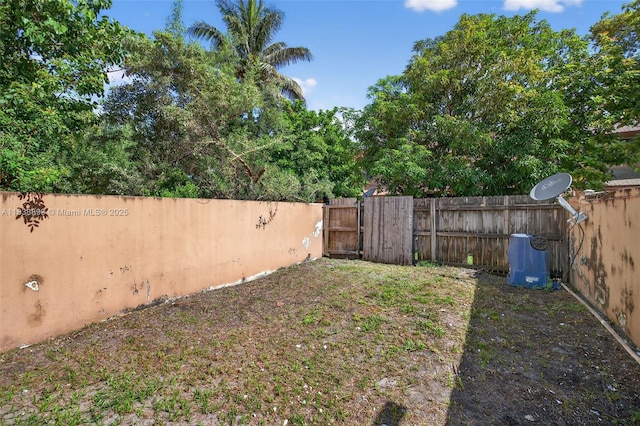 2767 NW 197th Ter, Miami Gardens, FL 33056 - fenced backyard featuring a gate