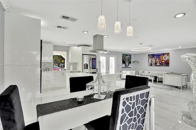 2321 SE 15th St, Pompano Beach, FL 33062 - dining room with recessed lighting