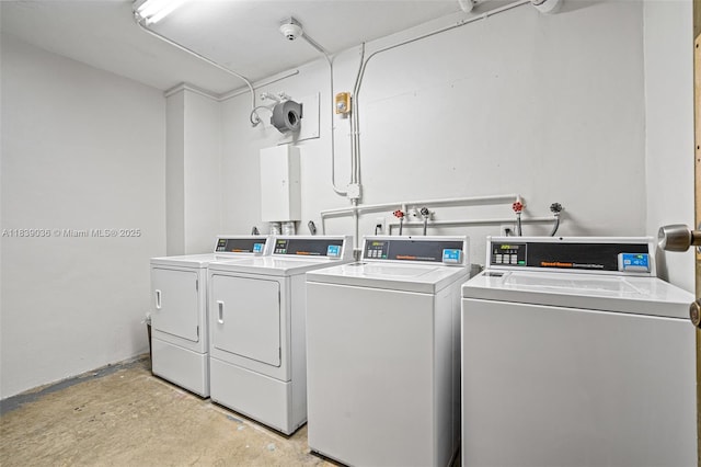 2899 Collins Ave Unit 931, Miami Beach, FL 33140 - shared laundry room with independent washer and dryer