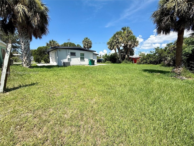 3460 Normandy Dr, Port Charlotte, FL 33952 - view of green lawn