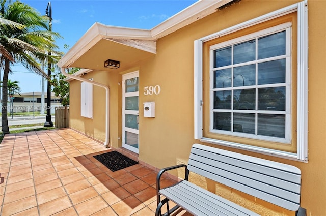 590 SW 62nd Ave, Miami, FL 33144 - entrance to property featuring stucco siding