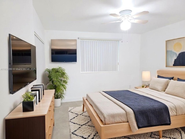 2620 S University Dr Unit 111, Davie, FL 33328 - bedroom with a ceiling fan