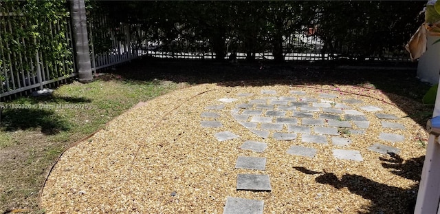 1337 Euclid Ave Unit 101, Miami Beach, FL 33139 - view of yard featuring a patio