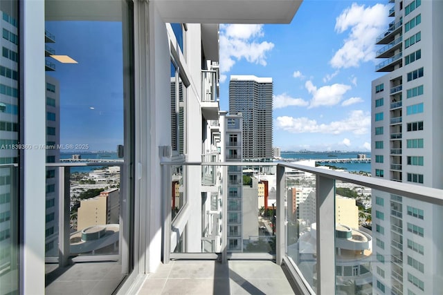 227 NE 2nd St Unit 2000, Miami, FL 33132 - balcony featuring a water view and a view of city
