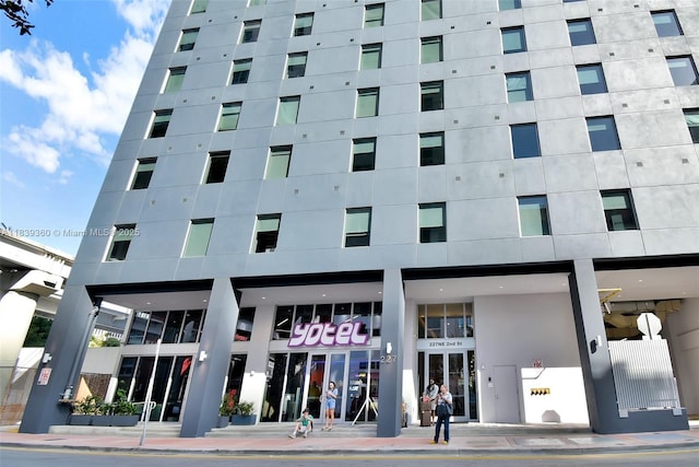 227 NE 2nd St Unit 2000, Miami, FL 33132 - view of apartment building / complex