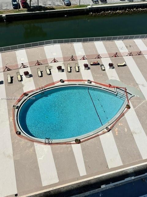 400 S Kings Point Dr Unit 806, Sunny Isles Beach, FL 33160 - community pool with a water view