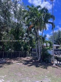 511 NE 131st St, North Miami, FL 33161 - photo 2