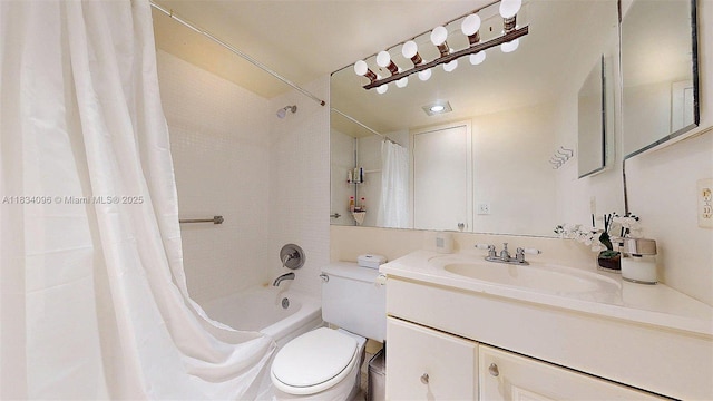 4047 Rexford C Unit 4047, Boca Raton, FL 33434 - bathroom with vanity and shower / tub combo with curtain