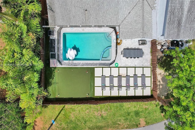 614 SE 12th Ave, Deerfield Beach, FL 33441 - drone / aerial view of a pool area