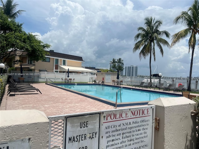2821 N Miami Beach Blvd Unit 2E, North Miami Beach, FL 33160 - view of community pool