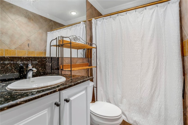 5300 Washington St Unit C113, Hollywood, FL 33021 - full bath with vanity, ornamental molding, curtained shower, and decorative backsplash